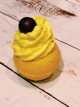Load image into Gallery viewer, Dole Whip Inspired Candle &amp; Bath Bomb Set
